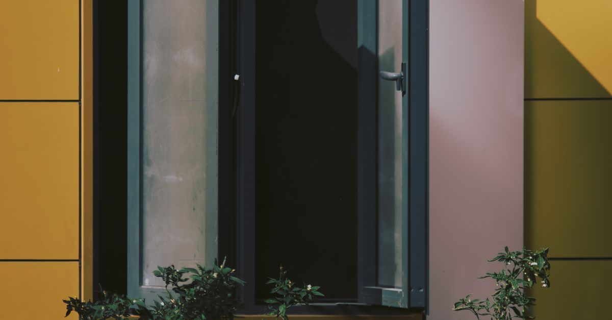 The Effectiveness of Double Glazing Against Break-ins in Urban Areas